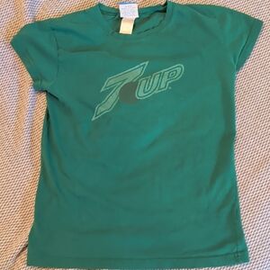 Women's 7UP baby-tee
